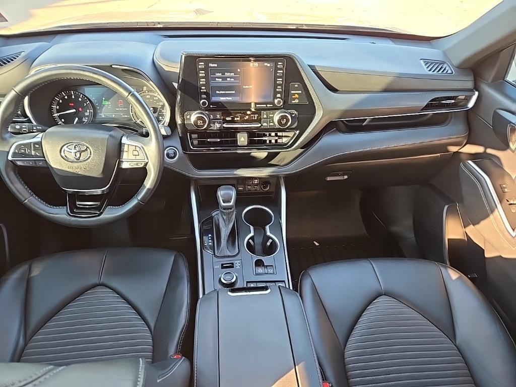 used 2021 Toyota Highlander car, priced at $33,997