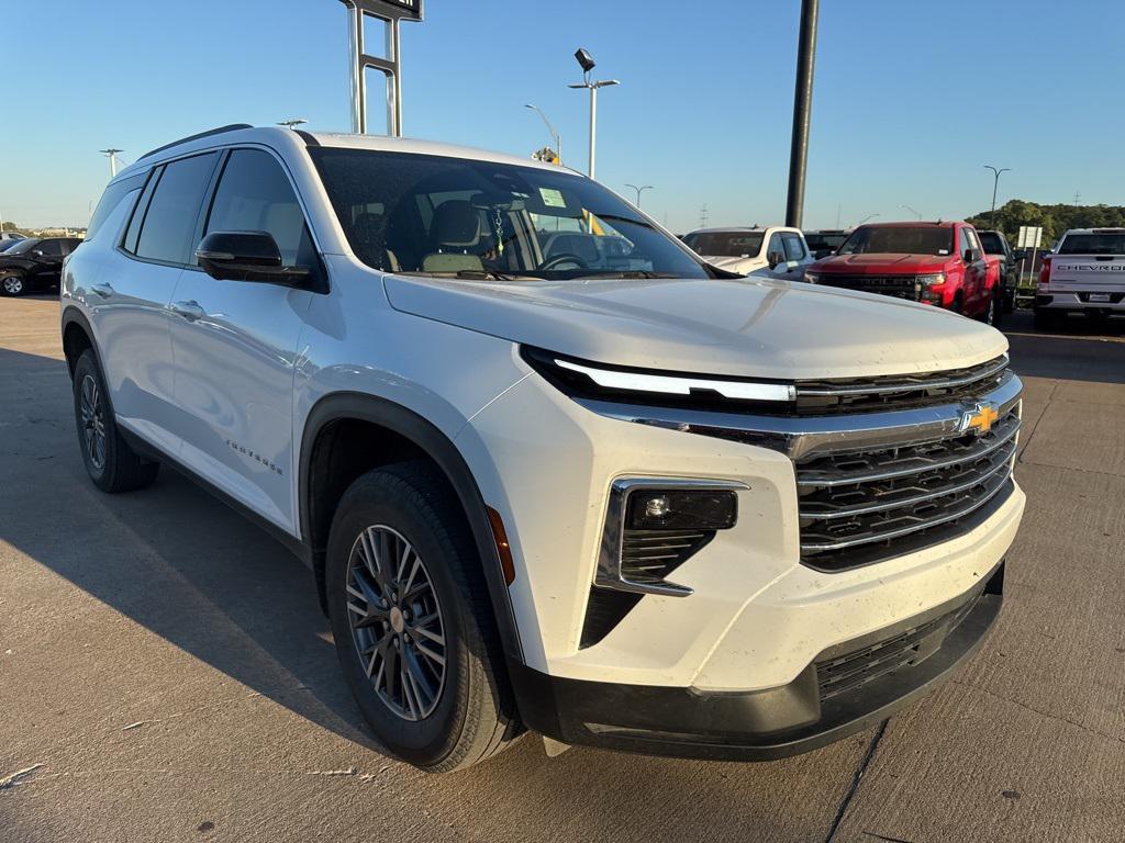 used 2024 Chevrolet Traverse car, priced at $36,500