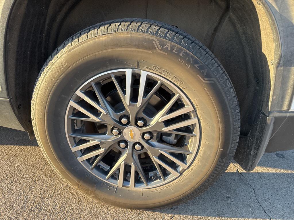 used 2024 Chevrolet Traverse car, priced at $36,500