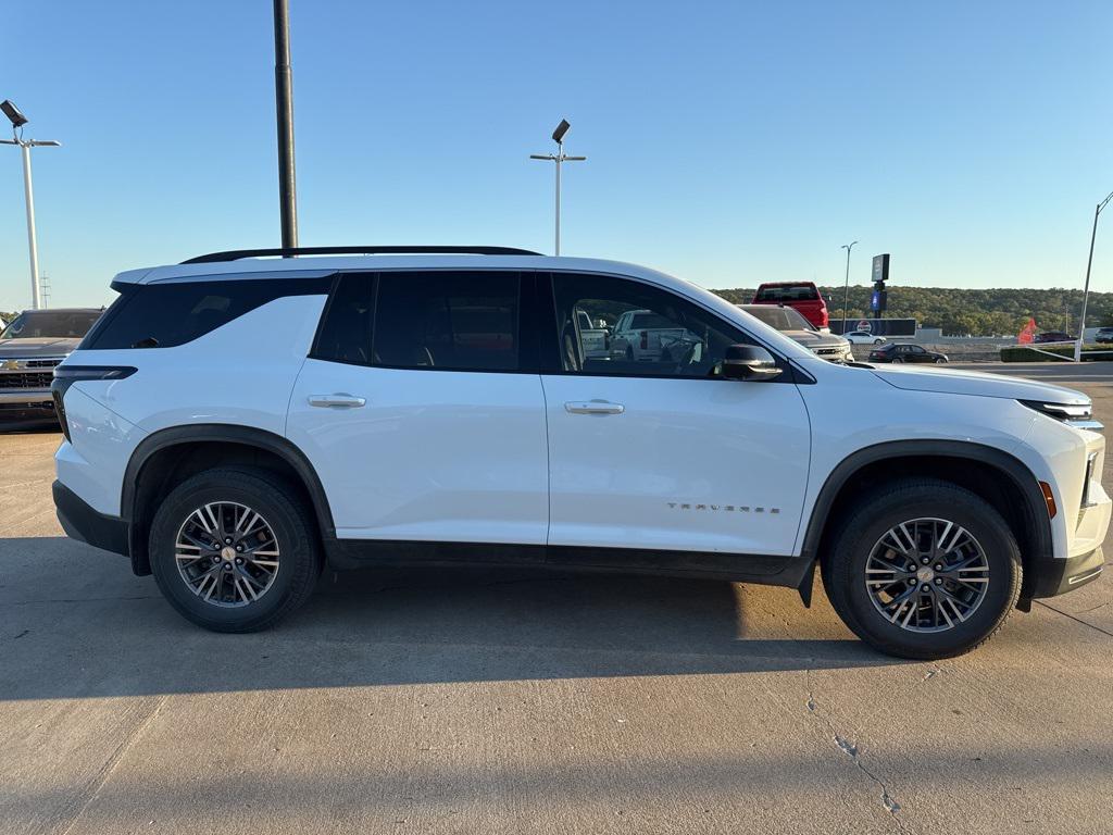 used 2024 Chevrolet Traverse car, priced at $36,500