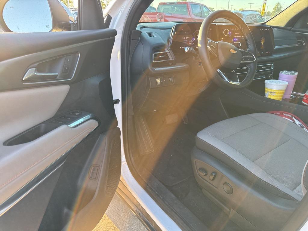 used 2024 Chevrolet Traverse car, priced at $36,500