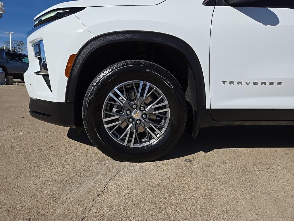 used 2024 Chevrolet Traverse car, priced at $35,850