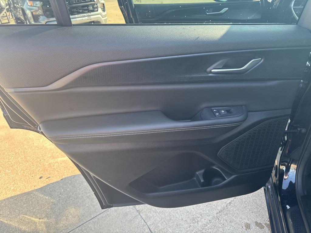 used 2025 Jeep Grand Cherokee L car, priced at $43,169