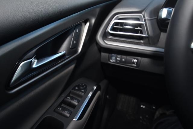 new 2025 Chevrolet Traverse car, priced at $40,990
