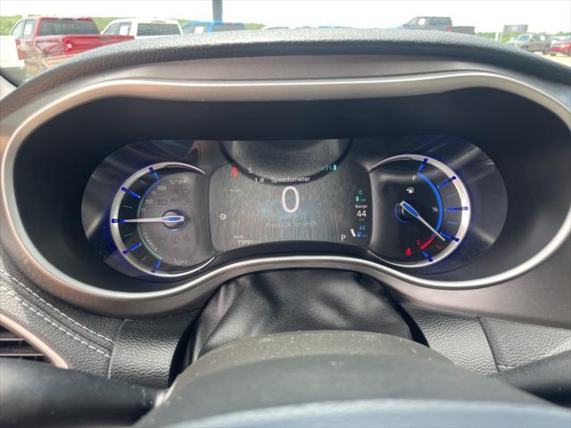 used 2021 Chrysler Pacifica Hybrid car, priced at $25,850