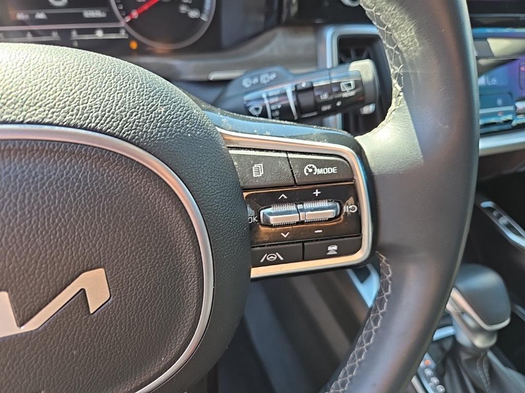 used 2023 Kia Sorento car, priced at $30,856