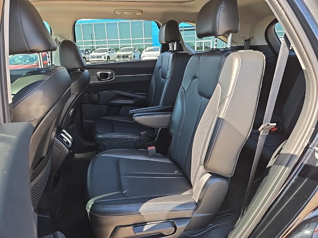 used 2023 Kia Sorento car, priced at $30,856