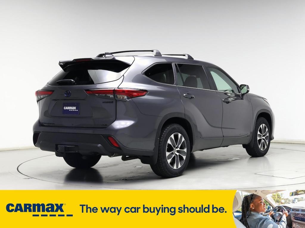 used 2023 Toyota Highlander Hybrid car, priced at $46,998