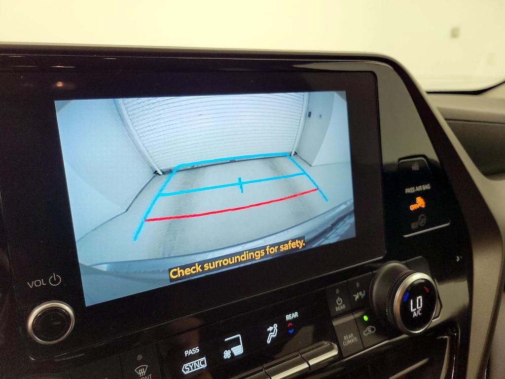 used 2023 Toyota Highlander car, priced at $31,998