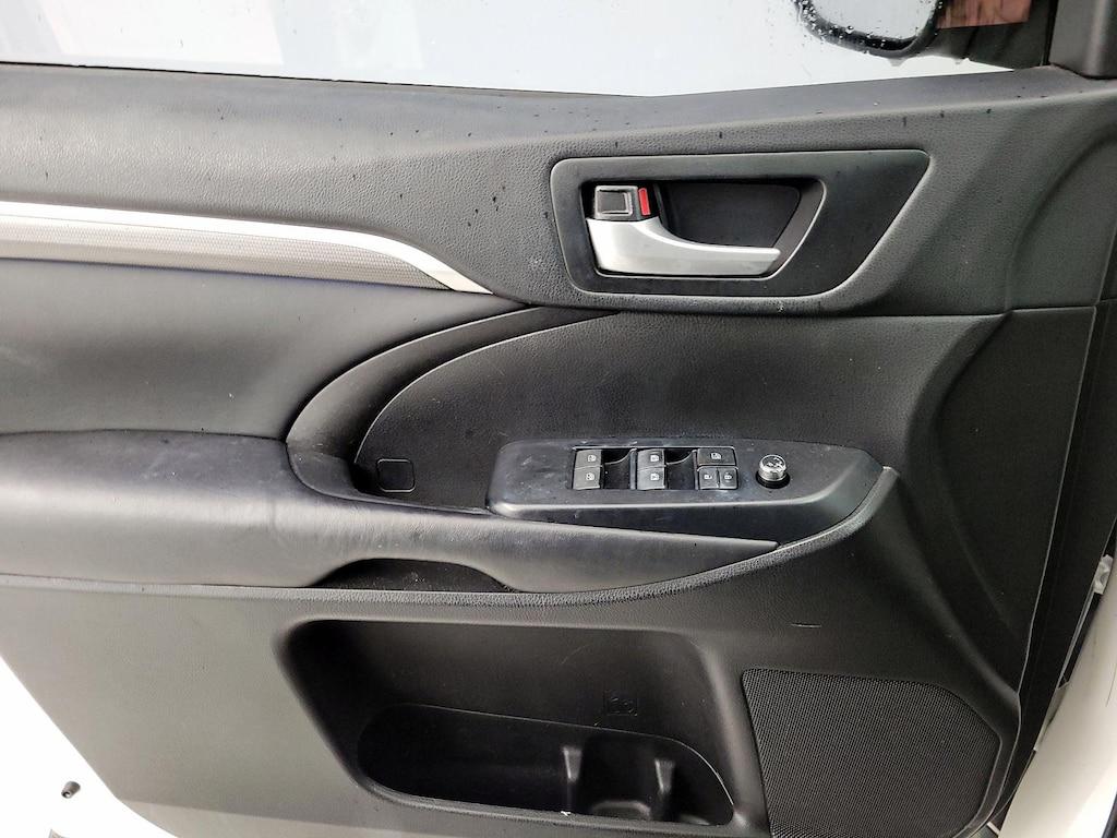 used 2019 Toyota Highlander car, priced at $30,998
