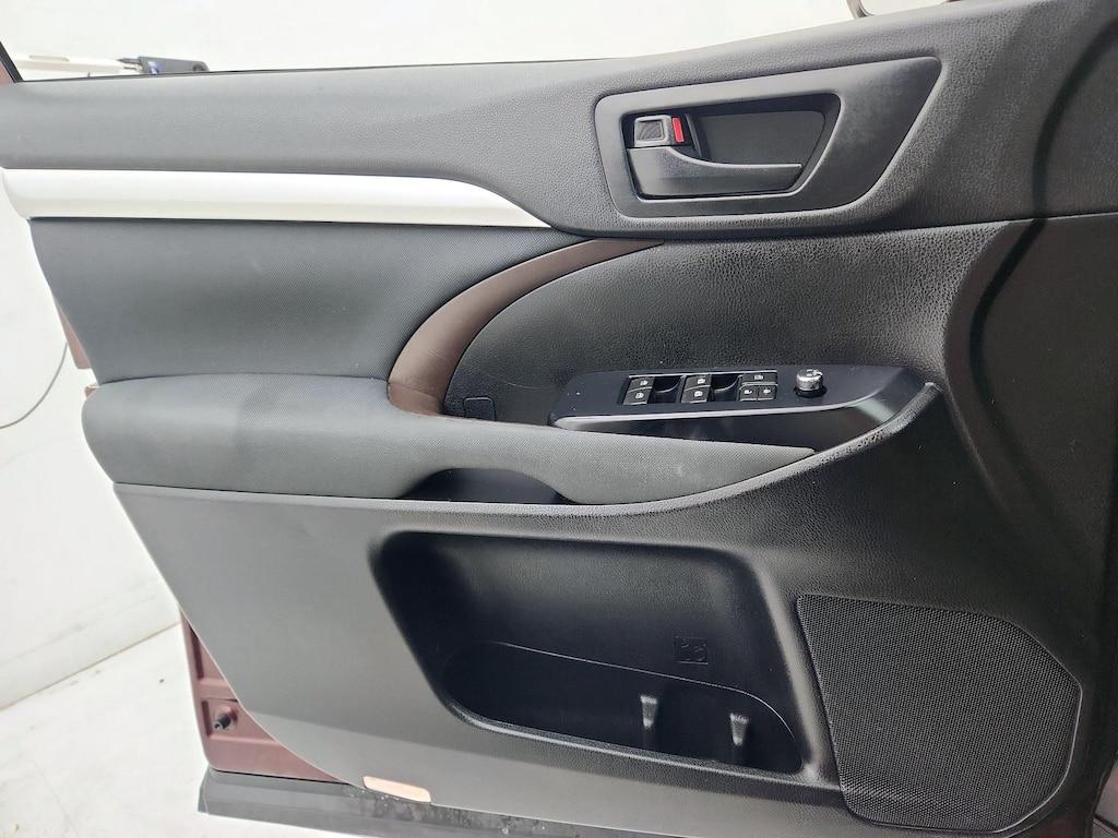used 2019 Toyota Highlander car, priced at $23,998