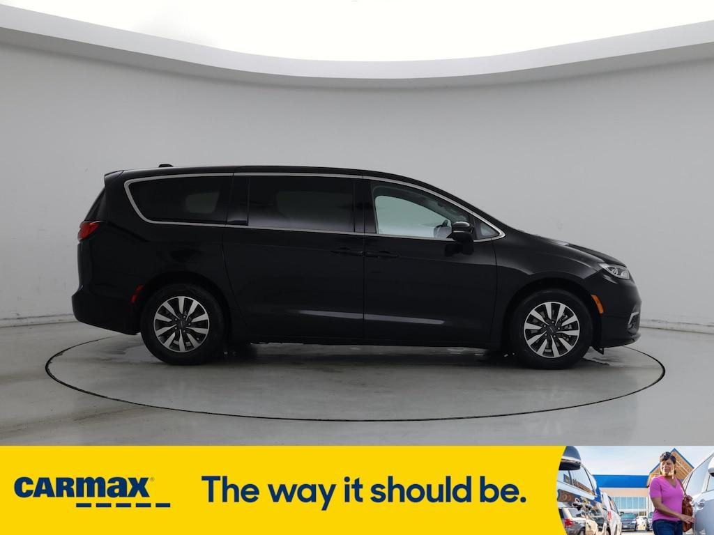 used 2023 Chrysler Pacifica Hybrid car, priced at $28,998