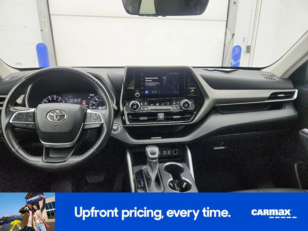 used 2023 Toyota Highlander car, priced at $38,998
