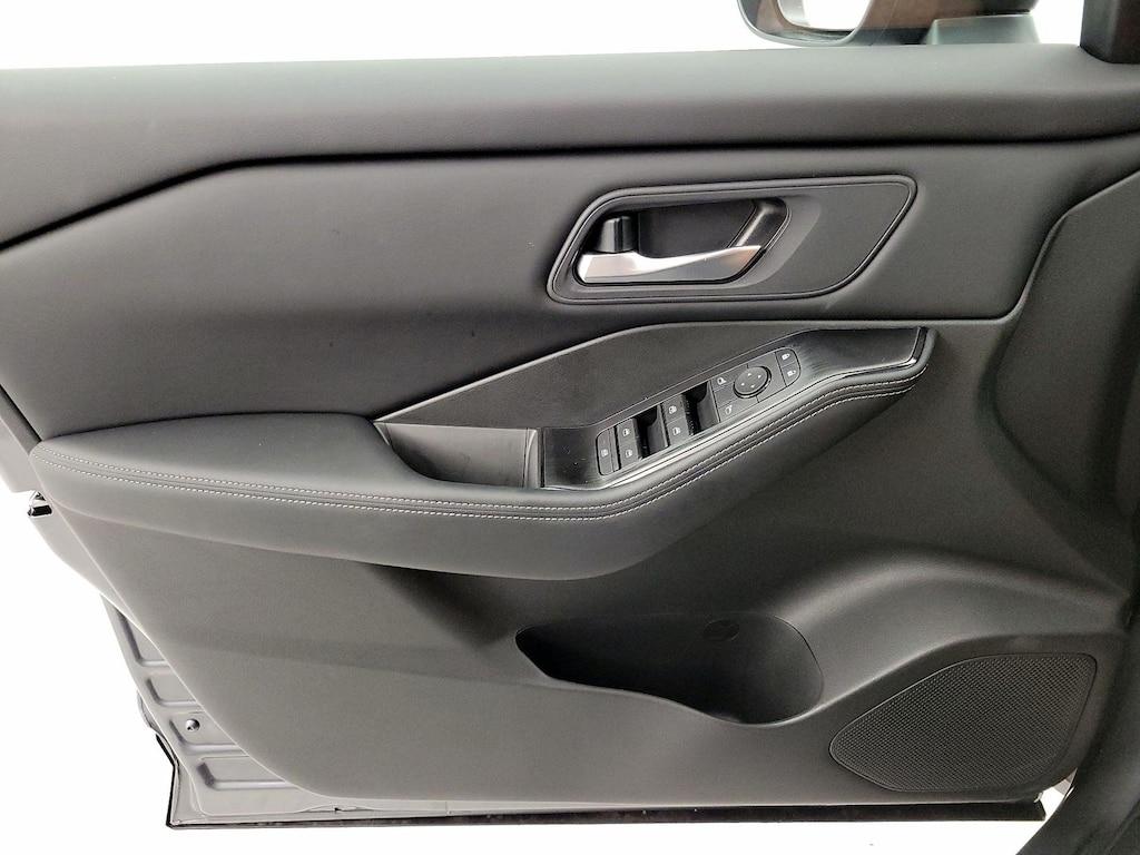 used 2025 Nissan Rogue car, priced at $29,998