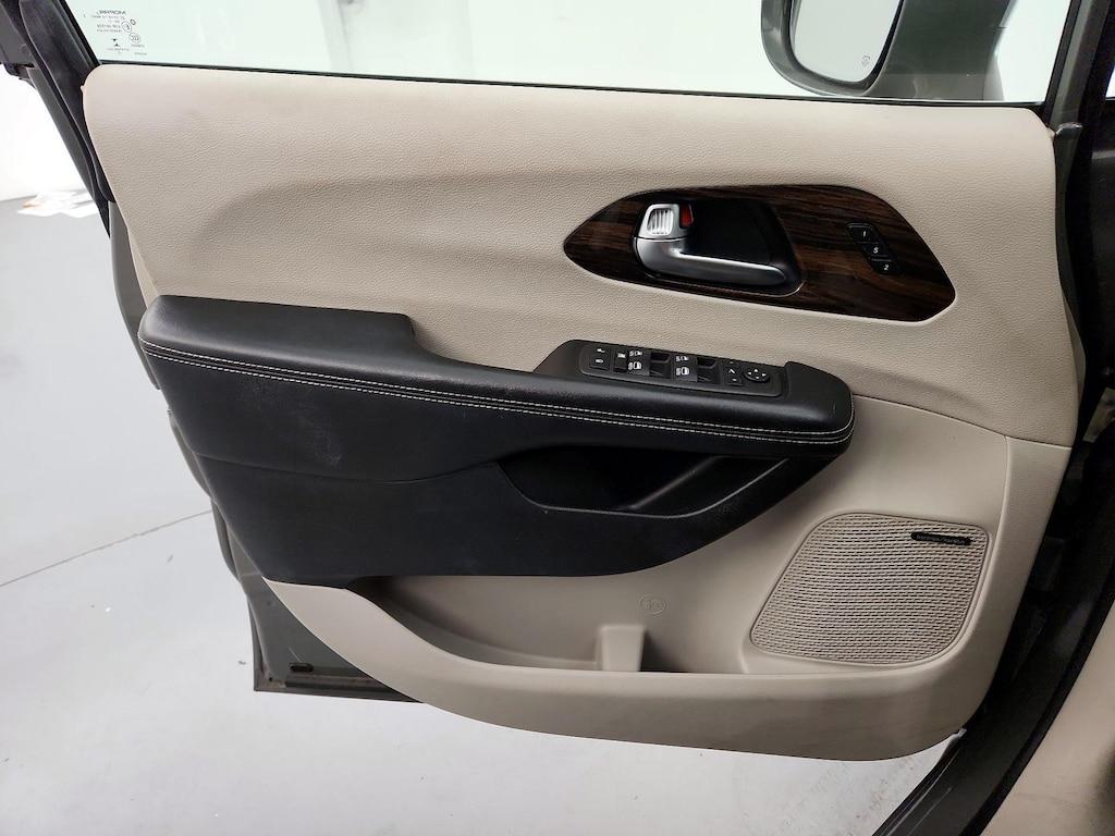 used 2022 Chrysler Pacifica car, priced at $27,998