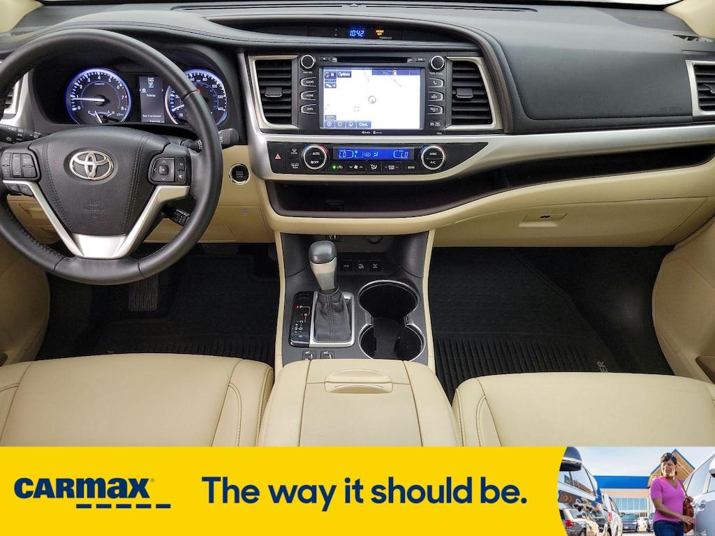used 2015 Toyota Highlander car, priced at $24,998