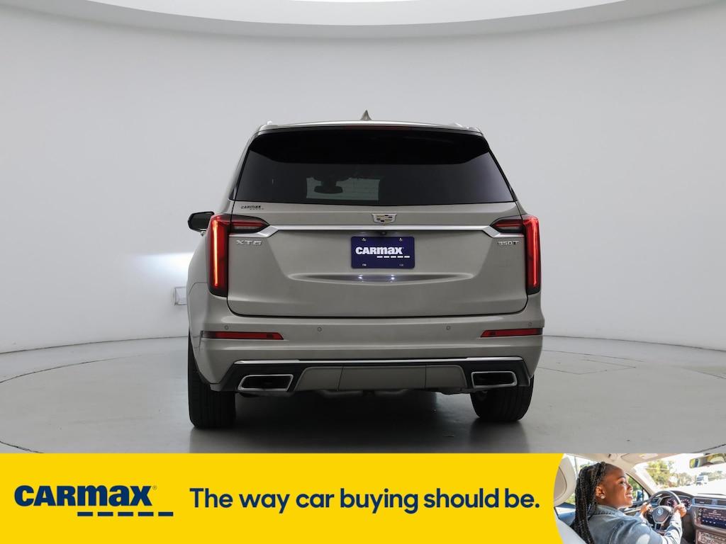 used 2022 Cadillac XT6 car, priced at $31,998