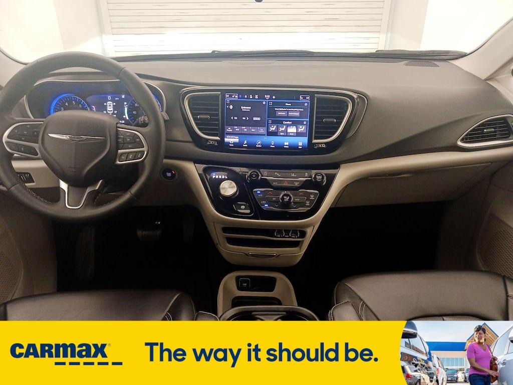used 2023 Chrysler Pacifica car, priced at $25,998