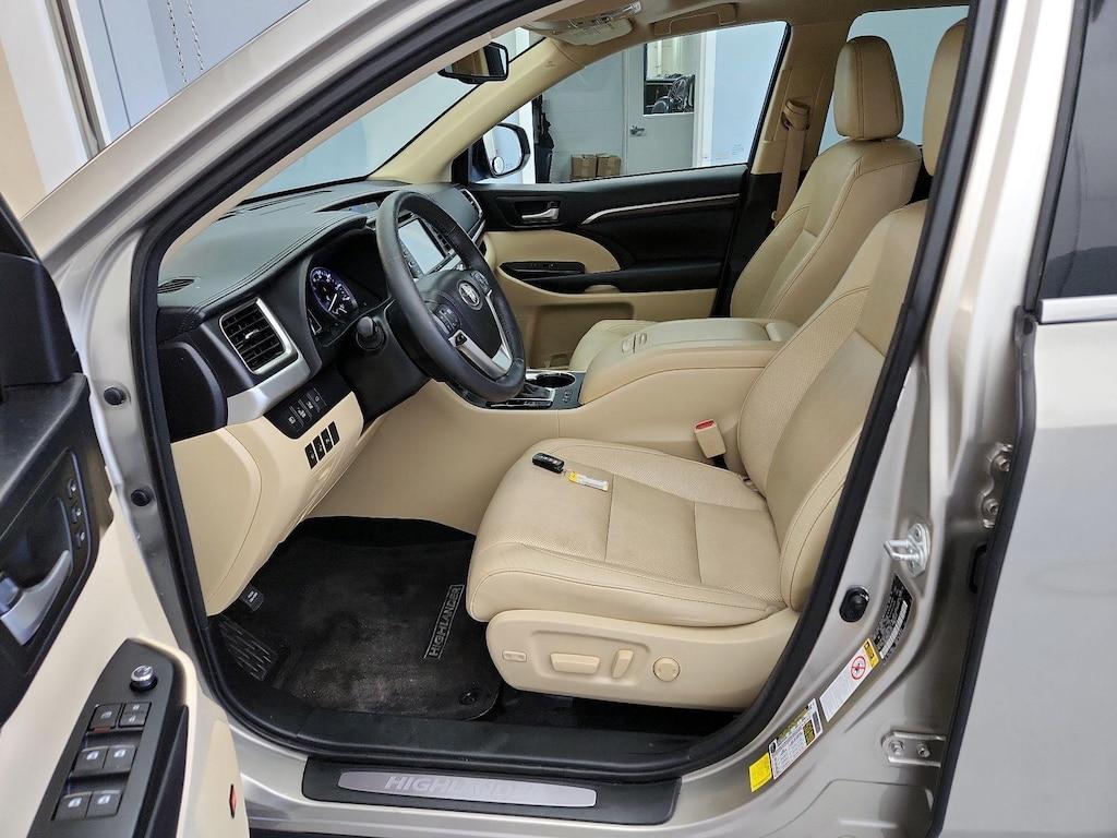 used 2016 Toyota Highlander car, priced at $25,998