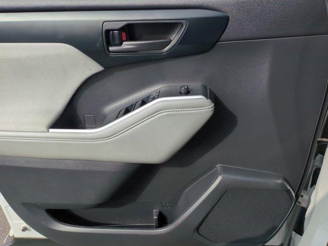 used 2022 Toyota Highlander car, priced at $27,900