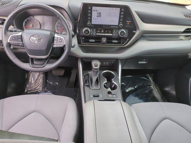 used 2022 Toyota Highlander car, priced at $27,900