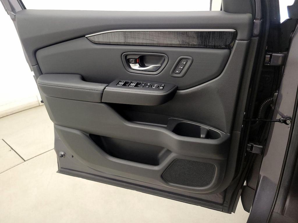 used 2025 Honda Pilot car, priced at $52,998