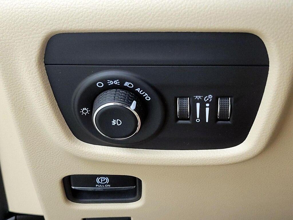 used 2022 Jeep Grand Cherokee car, priced at $33,998