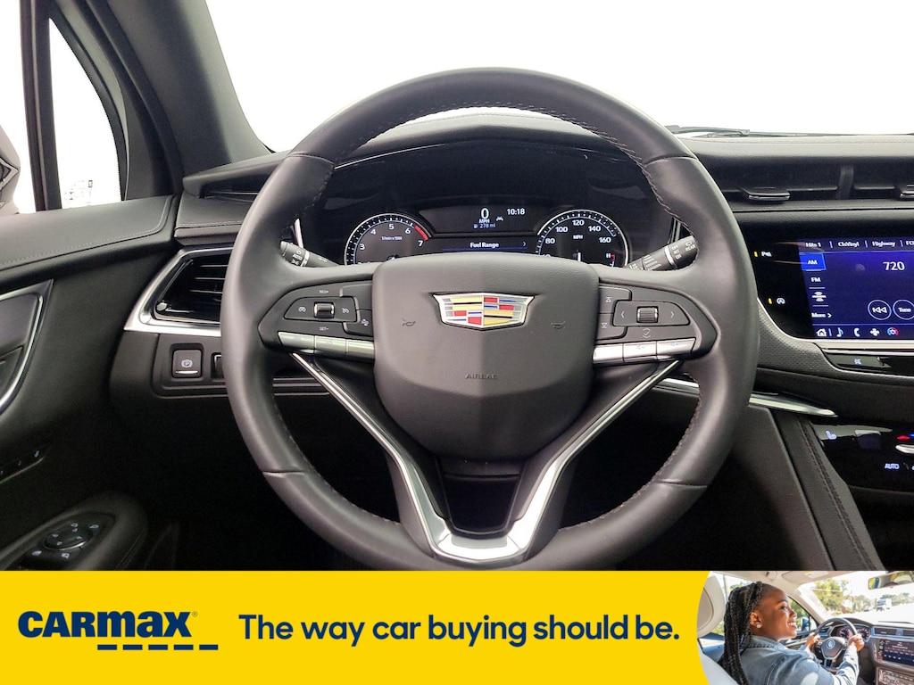 used 2023 Cadillac XT6 car, priced at $37,998