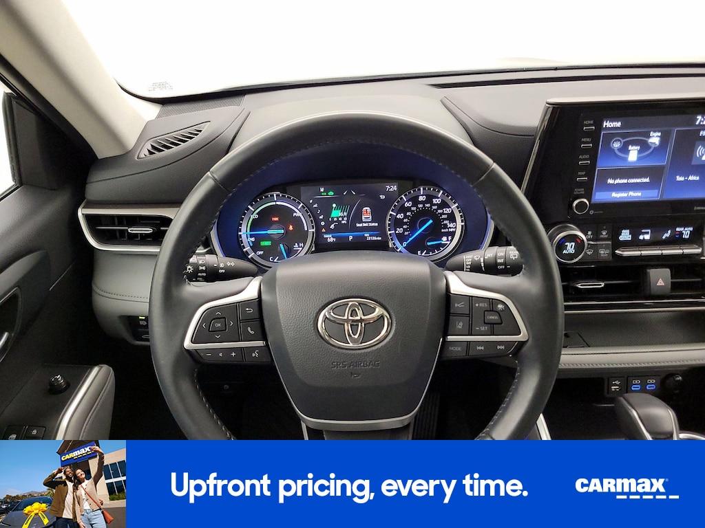 used 2022 Toyota Highlander Hybrid car, priced at $43,998