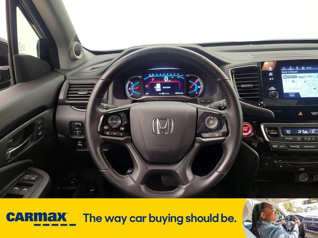 used 2022 Honda Pilot car, priced at $34,998