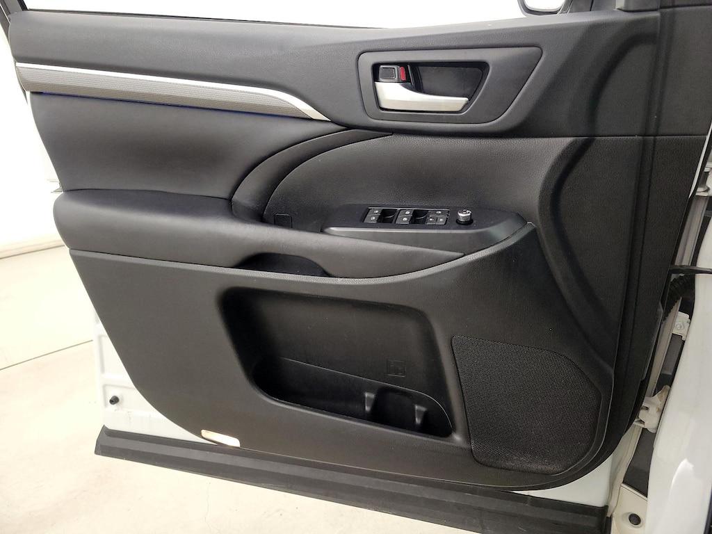 used 2018 Toyota Highlander car, priced at $24,998