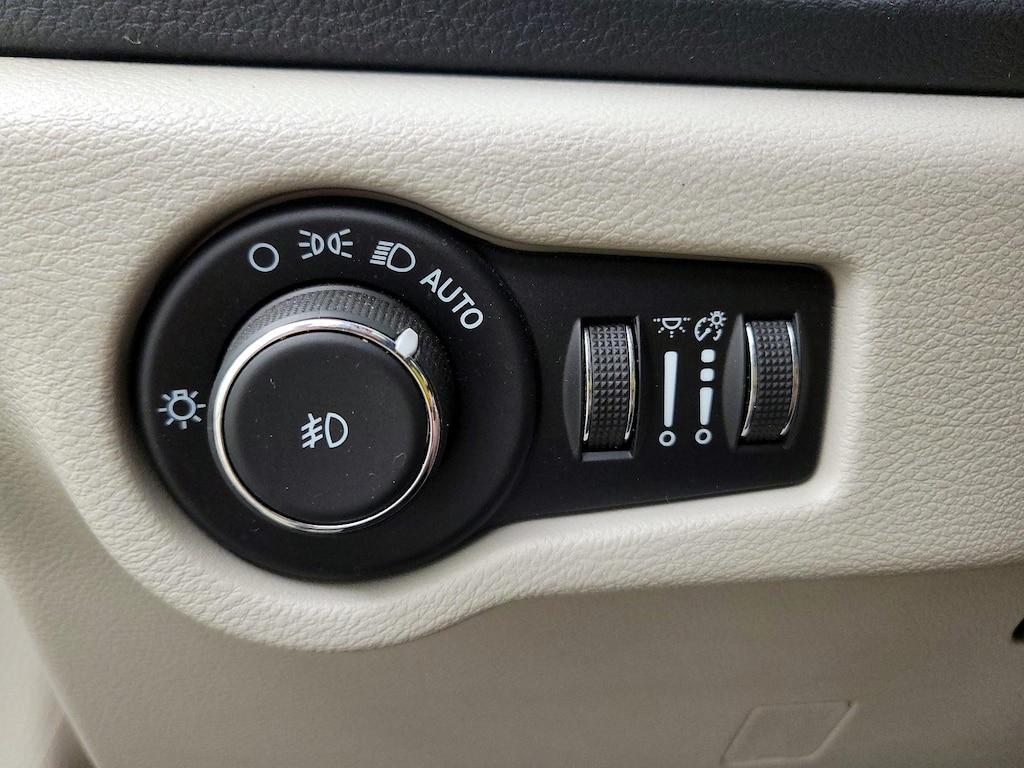 used 2021 Chrysler Pacifica car, priced at $34,998