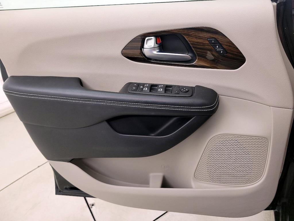 used 2021 Chrysler Pacifica car, priced at $34,998