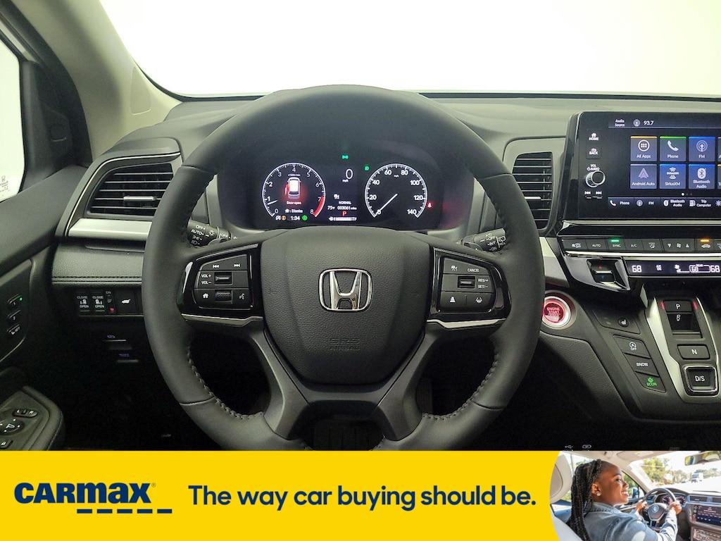 used 2025 Honda Odyssey car, priced at $42,998