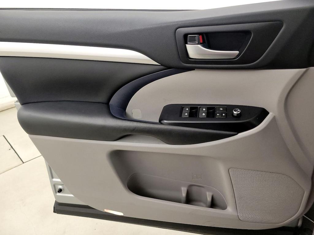 used 2019 Toyota Highlander car, priced at $26,998