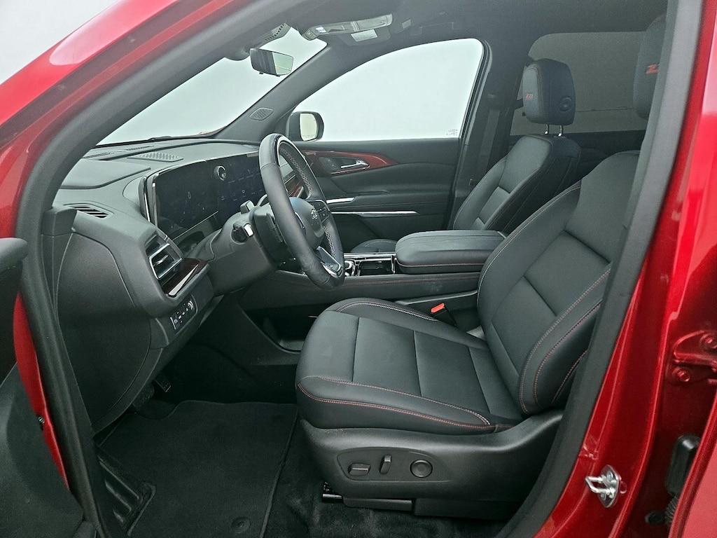 used 2024 Chevrolet Traverse car, priced at $43,998