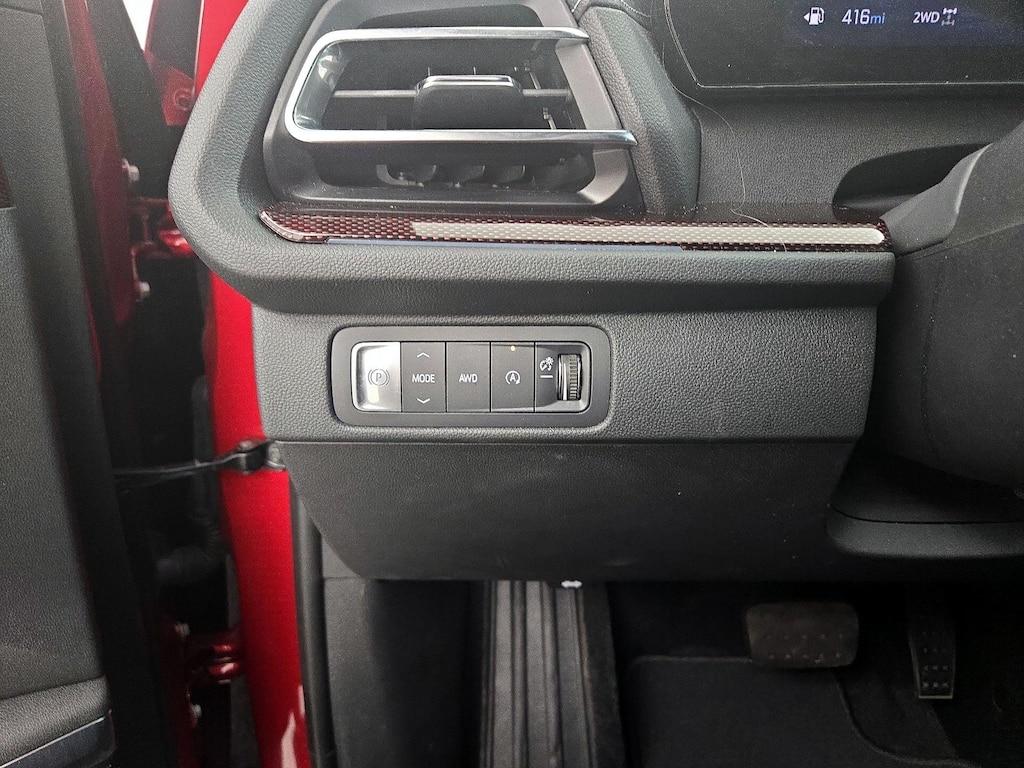 used 2024 Chevrolet Traverse car, priced at $43,998