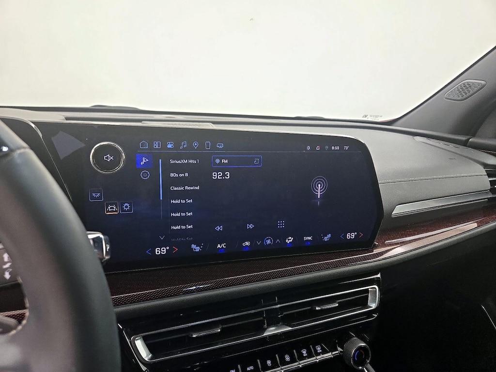 used 2024 Chevrolet Traverse car, priced at $43,998