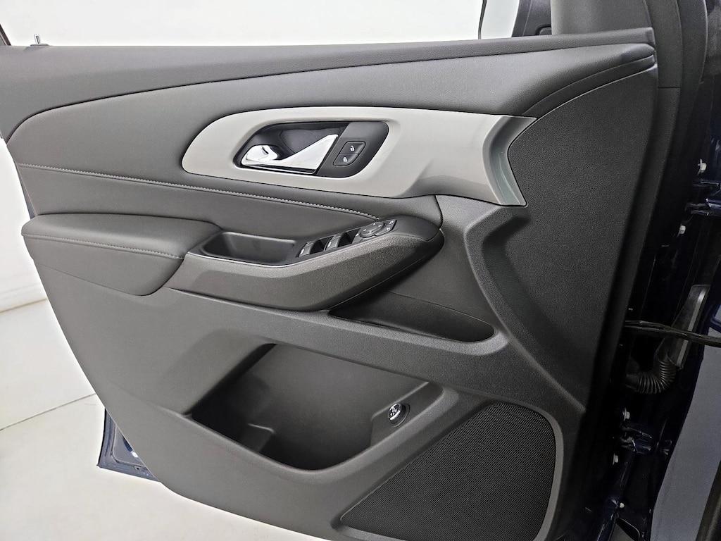 used 2023 Chevrolet Traverse car, priced at $29,998