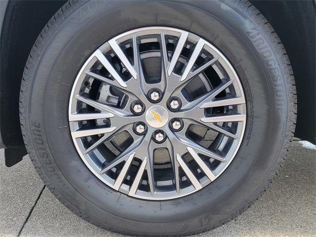 new 2025 Chevrolet Traverse car, priced at $45,295