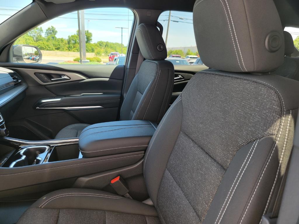 new 2025 Chevrolet Traverse car, priced at $45,605