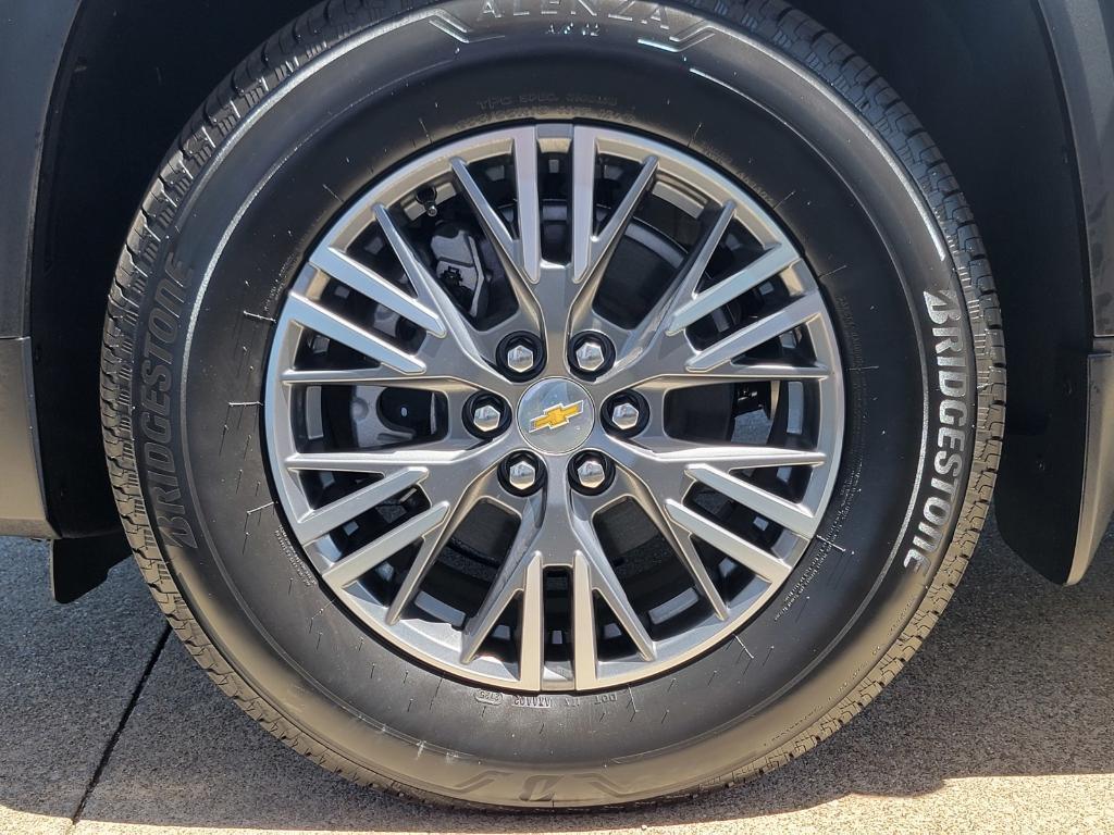new 2025 Chevrolet Traverse car, priced at $45,605