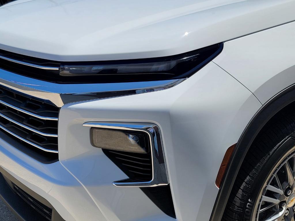 new 2025 Chevrolet Traverse car, priced at $45,605