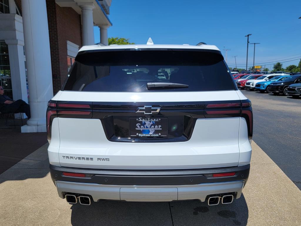 new 2025 Chevrolet Traverse car, priced at $45,605