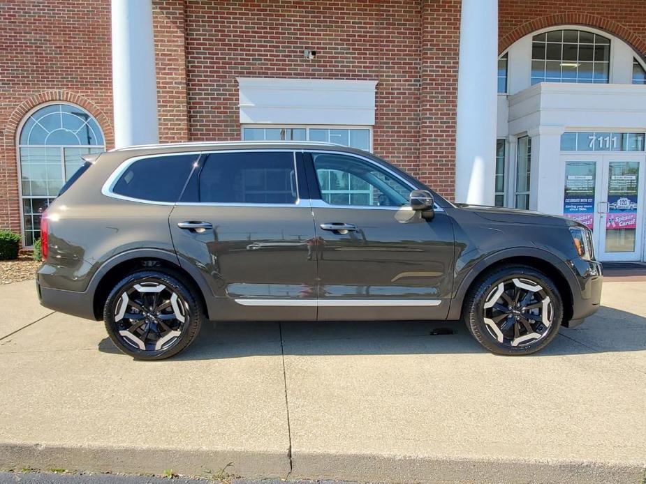 used 2024 Kia Telluride car, priced at $39,905