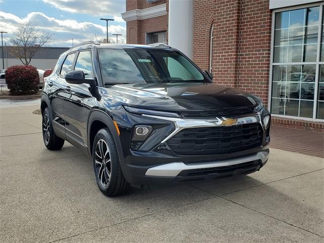 new 2025 Chevrolet TrailBlazer car, priced at $26,599