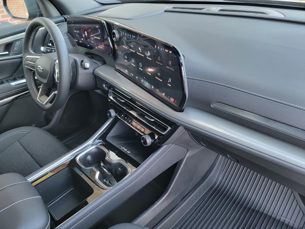 new 2026 Chevrolet Traverse car, priced at $49,025