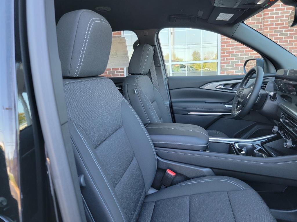 new 2026 Chevrolet Traverse car, priced at $49,025