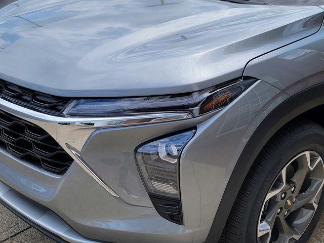 new 2025 Chevrolet Trax car, priced at $26,000