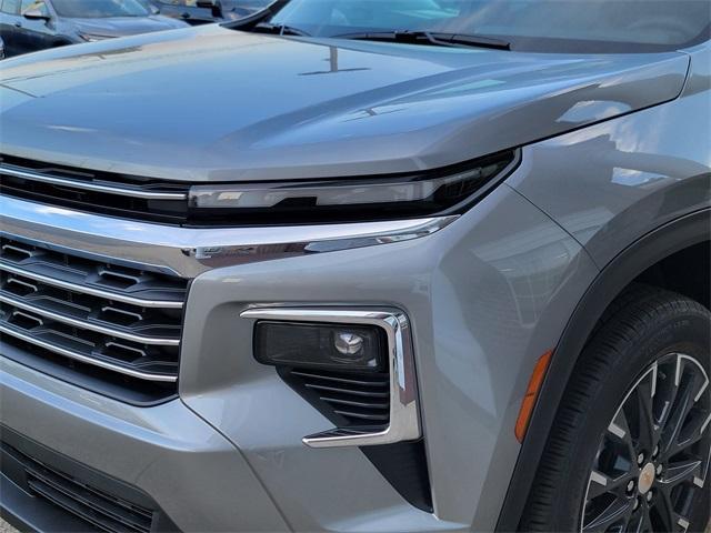 new 2026 Chevrolet Traverse car, priced at $50,140